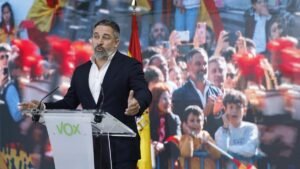 Crisis en la derecha: Fiesta Nacional detona cruces inéditos entre Feijóo y Abas