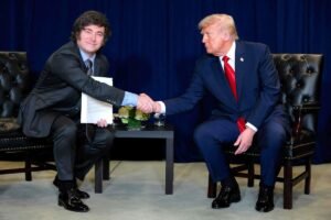 Milei en Washington: Reunión clave con Trump tras auxilio financiero